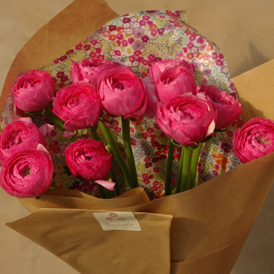 Bouquet de 10 renoncules roses intenses Bolero